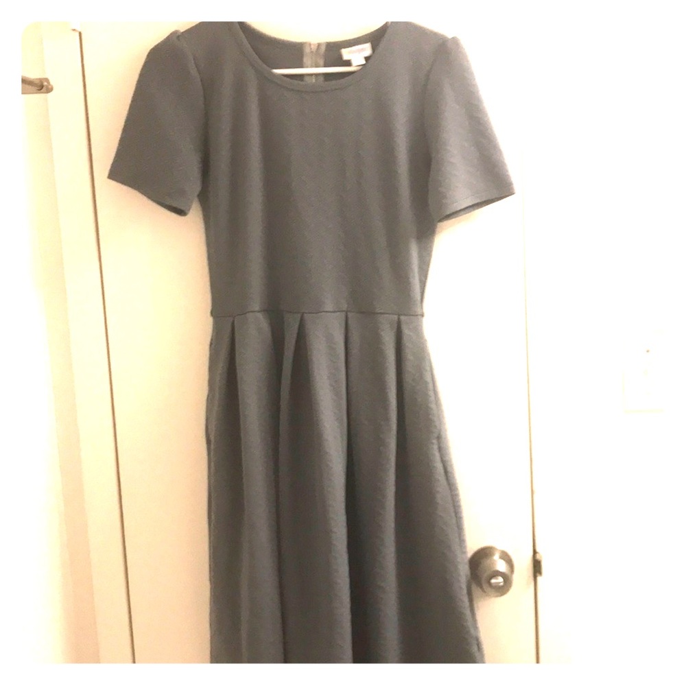 Lularoe Amelia gray dress in great condition